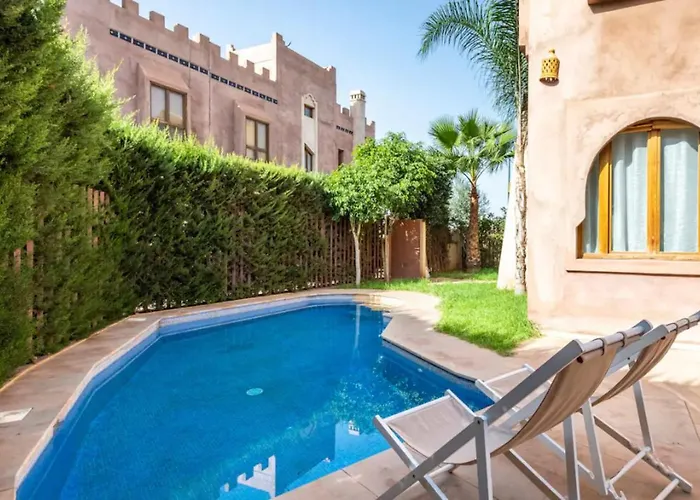 Jolie Villa 3 Chambres Loue Entierement Avec Piscine